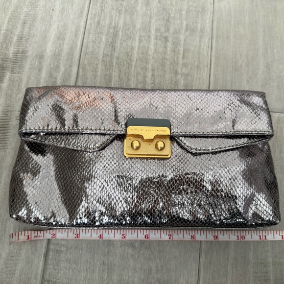 Marc Jacob silver clutch - Picture 8 of 13